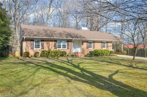 5500 Guida Dr, Greensboro, NC 27410