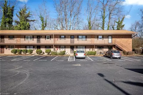 360 Cherry St #B, Kernersville, NC 27284