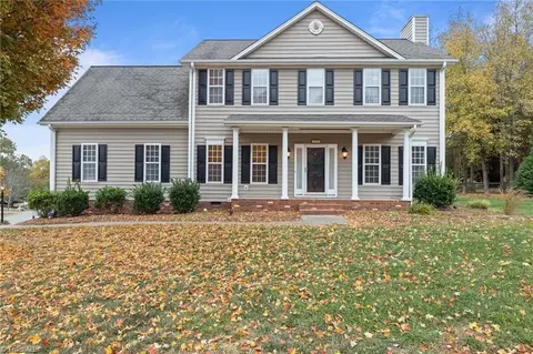 105 Squires Ct, Kernersville, NC 27284