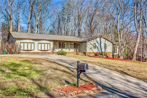 205 Brookview Dr, Winston Salem, NC 27107