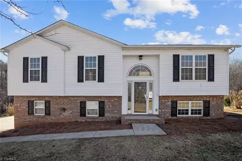 1200 Laurel Crest Rd, King, NC 27021