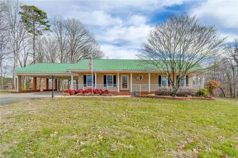 6865 Doral Dr, Tobaccoville, NC 27050