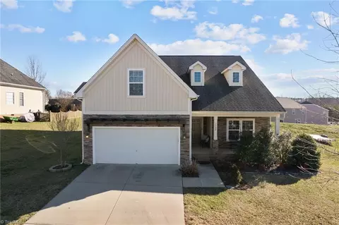 1722 Pinnacle Oaks Dr, Rural Hall, NC 27045