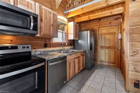 Kitchen - 260 Serenity Dr, Purlear, NC 28665 photo 4 of 6