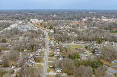 View/Area - 806 Lexington Ave, High Point, NC 27262 photo 2 of 4