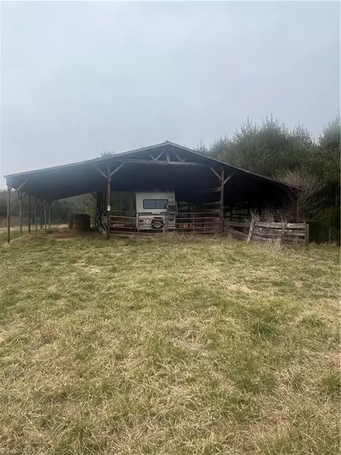 000 High Rock Rd, Boomer, NC 28606