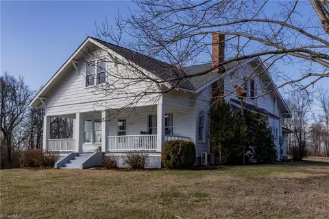 2942 Asbury Rd, Mount Airy, NC 27030