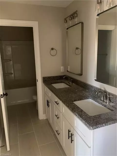 Bath - 3209 Wynnfield Dr, High Point, NC 27265 photo 2 of 4