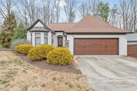 2612 Mackinaw Dr, Greensboro, NC 27455