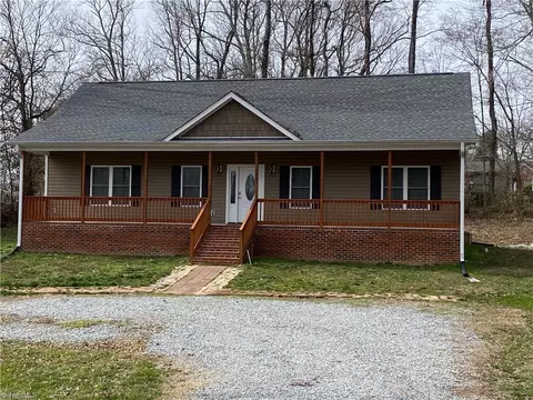 138 Harmon Dr, Thomasville, NC 27360