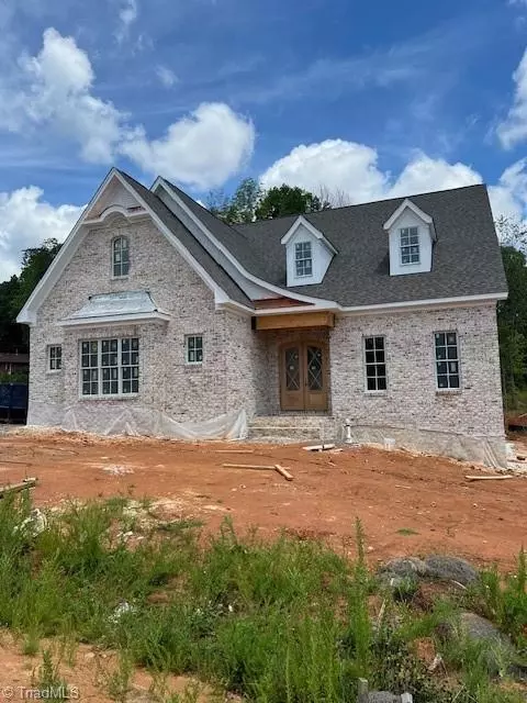 3820 Pinewood Lake Dr, Winston Salem, NC 27106