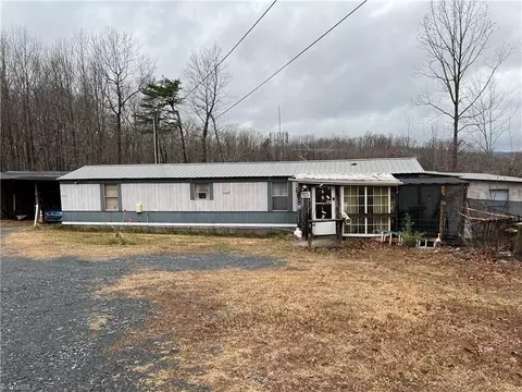 2896 Lions Rest Rd, Asheboro, NC 27205