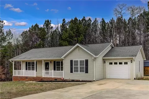 116 Oak St, Stoneville, NC 27048