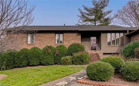 216 Ridgehaven Dr, Winston Salem, NC 27104