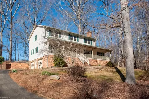 5500 Folkstone Rd, Pfafftown, NC 27040