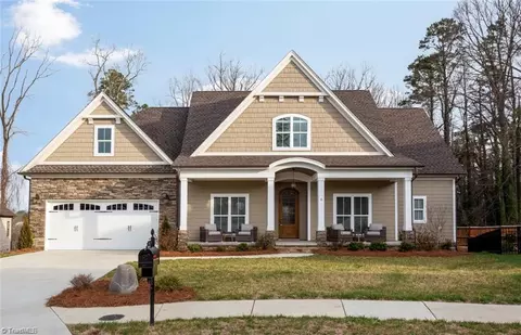 6 Duck Club Ct, Greensboro, NC 27410