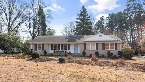 4213 Friendly Ave W, Greensboro, NC 27410