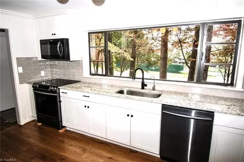 1307 Seminole Dr, Greensboro, NC 27408