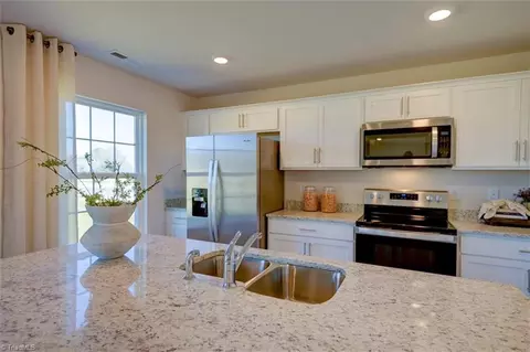 Kitchen - 6363 Cedar Hill Ct #70, Trinity, NC 27370 photo 2 of 5