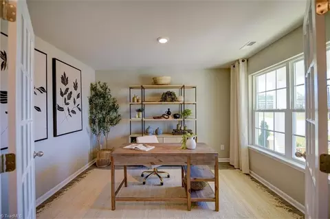 Dining - 6363 Cedar Hill Ct #70, Trinity, NC 27370 photo 1 of 4
