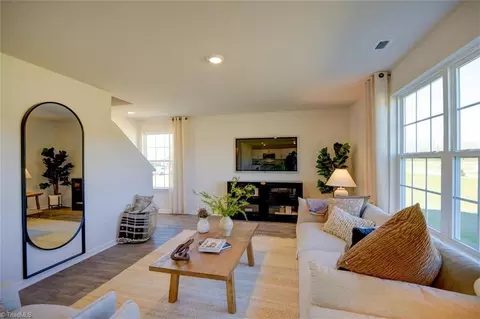 Living - 6363 Cedar Hill Ct #70, Trinity, NC 27370 photo 2 of 6
