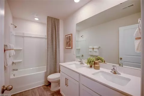 Bath - 6363 Cedar Hill Ct #70, Trinity, NC 27370 photo 4 of 4
