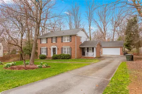 3 Gleneagle Ct, Greensboro, NC 27408