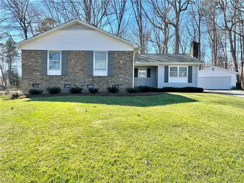 6 Saint Katherines Cir, Greensboro, NC 27455