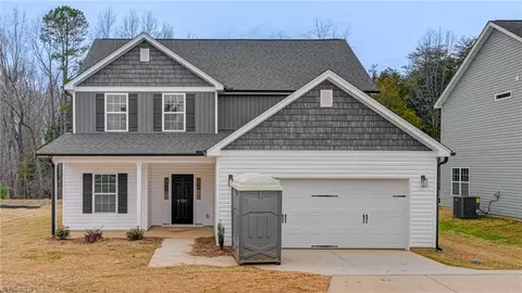 4721 Ridgefall Rd, Greensboro, NC 27410