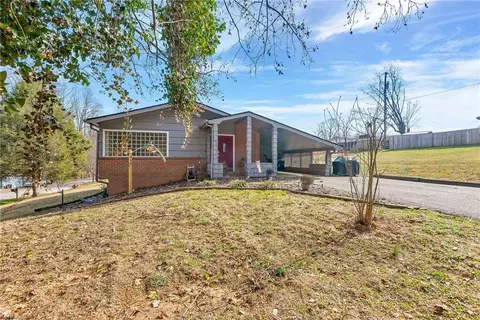 402 Spruce St S, Wilkesboro, NC 28697