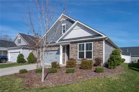 5145 Garnet Hill Dr, Clemmons, NC 27012