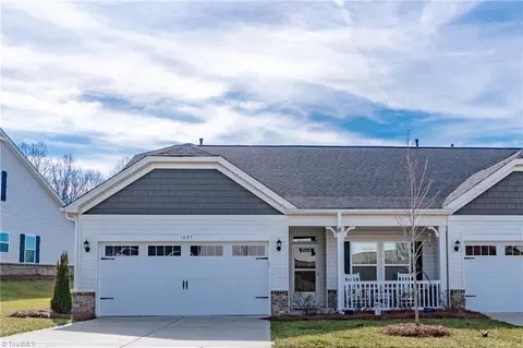 1687 Coopers Hawk Dr, Kernersville, NC 27284