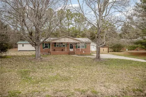 5564 Leesville St, Trinity, NC 27370