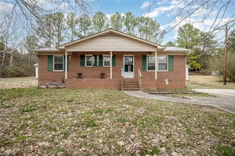 Exterior - 5564 Leesville St, Trinity, NC 27370 photo 3 of 11