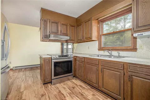 Kitchen - 5564 Leesville St, Trinity, NC 27370 photo 2 of 5