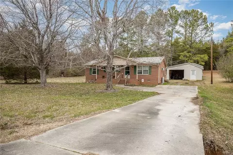 Exterior - 5564 Leesville St, Trinity, NC 27370 photo 2 of 11