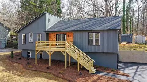 8109 Deverow Ct, Lewisville, NC 27023