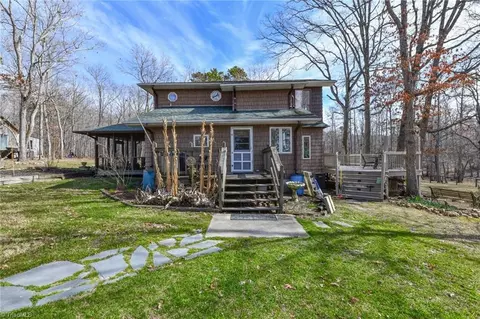 1311 Burnetts Chapel Rd, Greensboro, NC 27406
