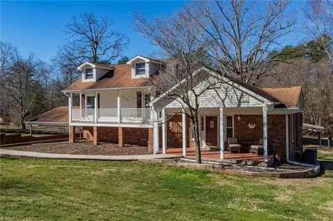 122 Timberwood Dr, Jamestown, NC 27282