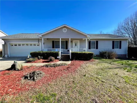 105 School Rd, Trinity, NC 27370
