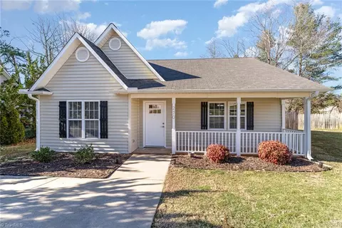 270 Cedar Ridge Cir, Winston Salem, NC 27127