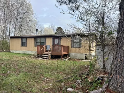 421 Cook Florist Rd, Reidsville, NC 27320