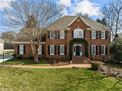 904 Mcdowell Dr, Greensboro, NC 27408