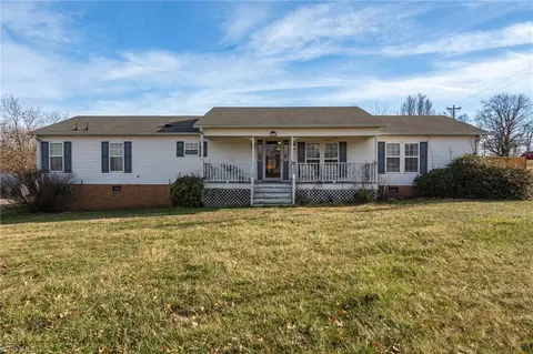 4035 S Nc Highway 8, Walnut Cove, NC 27052