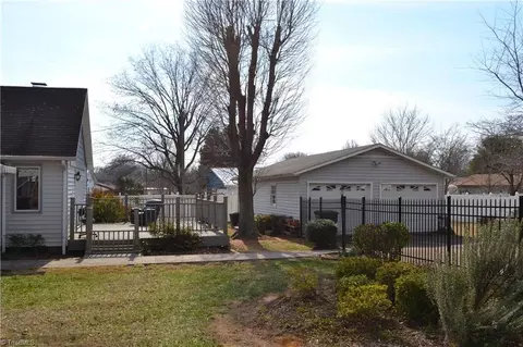 Exterior - 308 9th Ave N, Mayodan, NC 27027 photo 5 of 5