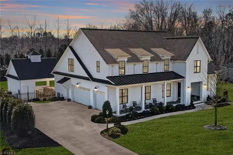 8407 Wolf Ridge Trl, Oak Ridge, NC 27310