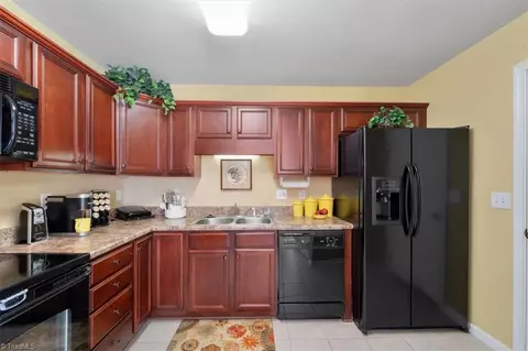 Kitchen - 668 Ansley Way, High Point, NC 27265 photo 4 of 4