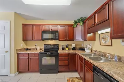 Kitchen - 668 Ansley Way, High Point, NC 27265 photo 3 of 4