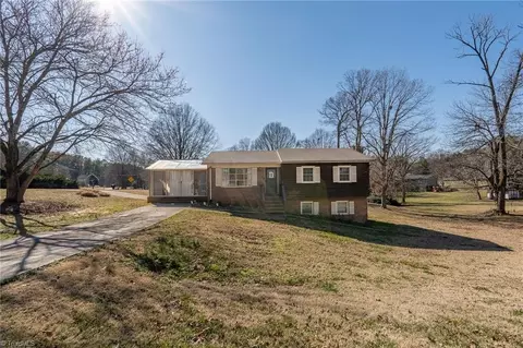 955 Dalton Rd, King, NC 27021