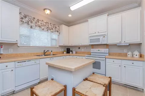 Kitchen - 7705 Samet Dr, High Point, NC 27265 photo 2 of 4
